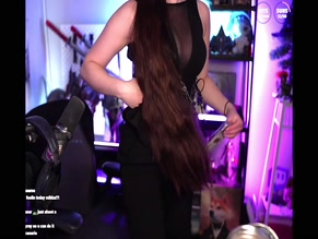 Miss Mikkaa hot cleavage showcase while streaming