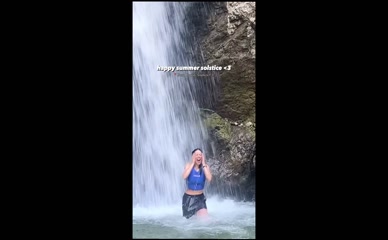 Kira Kosarin waterfall nipslip
