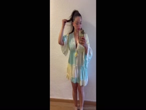 yourlittlenoa explicit cleavage focus