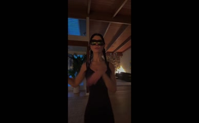 Marina Diamandis cleavage dance