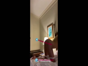Succubdiana topless ass shake on bed