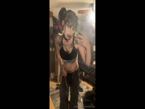 domtrickzz exposes bra and thong