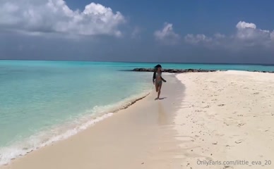 littleeva21 displaying body in bikini
