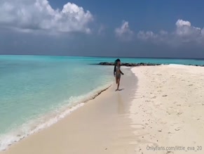 littleeva21 displaying body in bikini