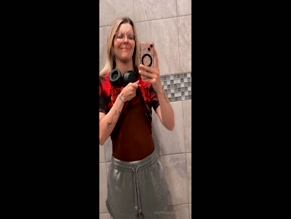 envyanne Flashing Tits