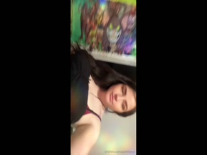 ap3mfjayyy bare left breast