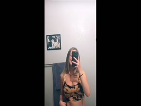 uterusdestroyer big tits selfie