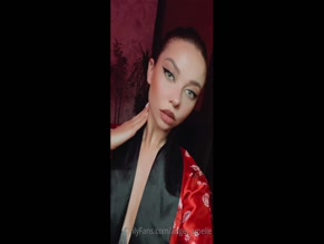 angel_amelie: cleavage visible in japanese costumÐµ