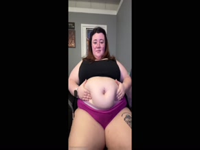 mamamooocow: Full large belly exposed and jiggled.