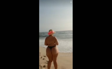Aline Barreto BBW Ass Measurement on Beach