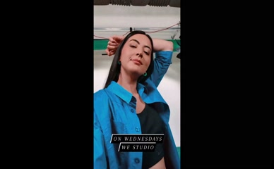 Jane Douglas midriff exposure