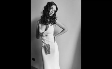 Emily Ratajkowski Cleavage Dress Reveal