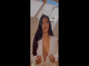 Kylie Jenner Cleavage Slip