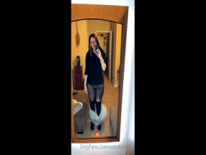 Outofdabloo's Ass in Pantyhose Mirror Selfie