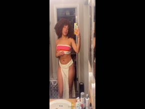 thesaiyanprincess Bathroom Nude Selfie