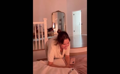 Selena Gomez cameltoe slip