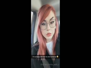 wwaifux pink hair selfie