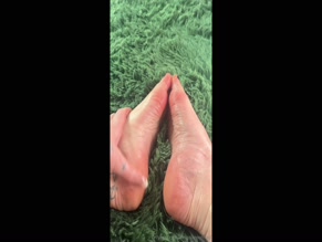 imrussiannotmad Oiled feet sole caress