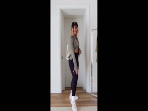 Frankie Bridge's Mom-Friendly Fashion: Nipple Slip Risk Assessment