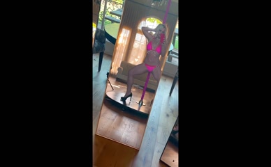 Britney Spears Pole Dance Bikini.
