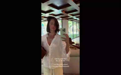 Minka Kelly cleavage tease