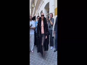 katyperry exposed breasts fur coat