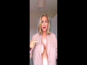 Victoria Hearn: Big Tits Bra Tape Demo
