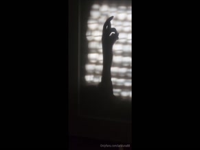 laraluna88 Hand Shadow Play Nude Tease