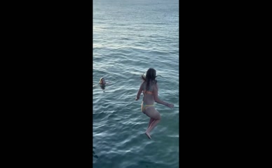 golfgirls revealing bikini plunge