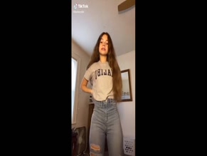 Prettydemonnnn's Ass in Jeans