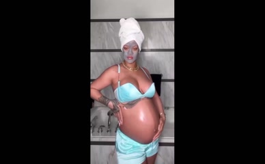 Rihanna Pregnant Belly Champagne Face Mask