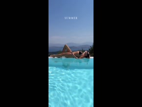 Amanda Holden Bikini Poolside Tits Ass