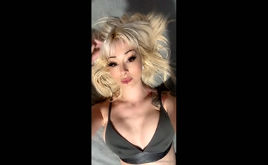 Excidx Cleavage Bra Exposure.