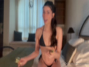 Sagexxxwhite anal butt plug insertion