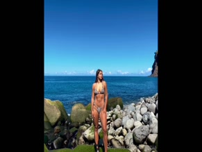 ne.nastiia Bikini Beach Abs Flex