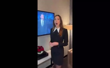Elizabeth Olsen legs in black pantyhose and heels