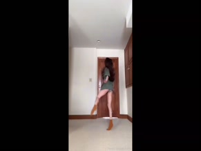 dolllucille exposed ass dancing