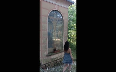 Vitiligorafree flashes ass at religious shrine