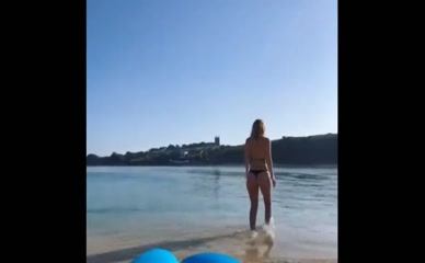 Sophie Pettifer thong bikini beach dive