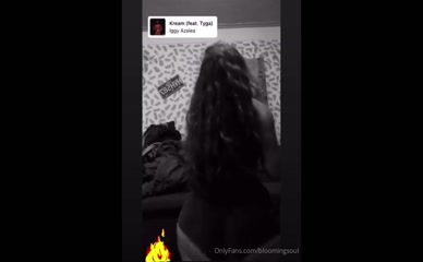 bloomingsoul Ass Shake