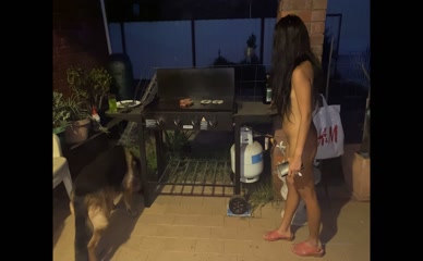 dd4meeedianne full skin exposure while barbecuing