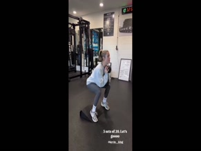 Kristin Cavallari Squats in Leggings