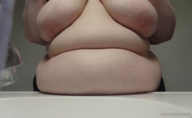 asunamorbidxo Shirt lift: breasts stomach visible