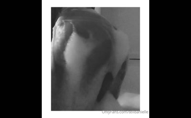 telldanielle: Bubble bath bare ass