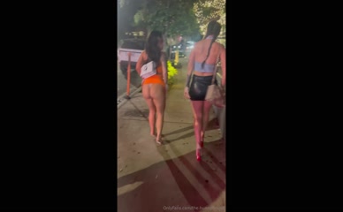 the.hunny.house: public walk with exposed ass and pussy