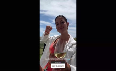 Tania Medina Cleavage Reveal