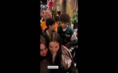 Selena Gomez Fan Frenzy