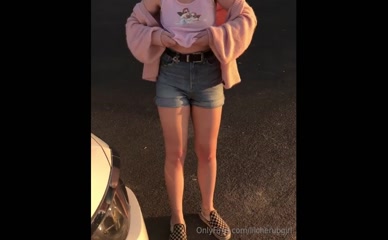 Lilcherubgirl tits flash