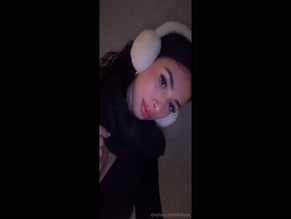 lilkittylee cleavage selfie
