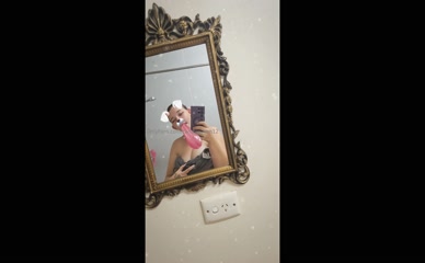 Nude candyqueen12 blows bubblegum in mirror selfie